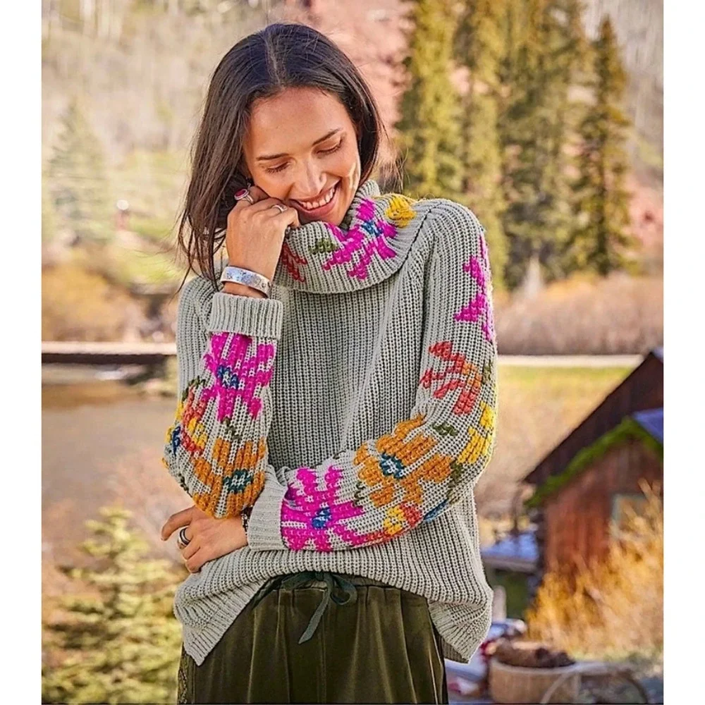Sundance Grey Floral Embroidered Cowl Neck Chunky‎ Ribbed Knit Sweater S